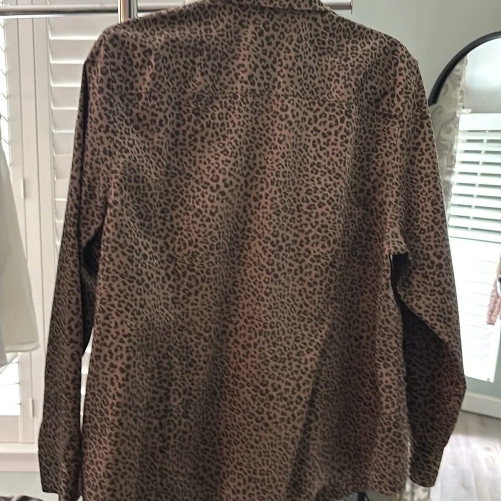 Chicos size 16 no iron animal print long sleeve button down new condition - Picture 6 of 9